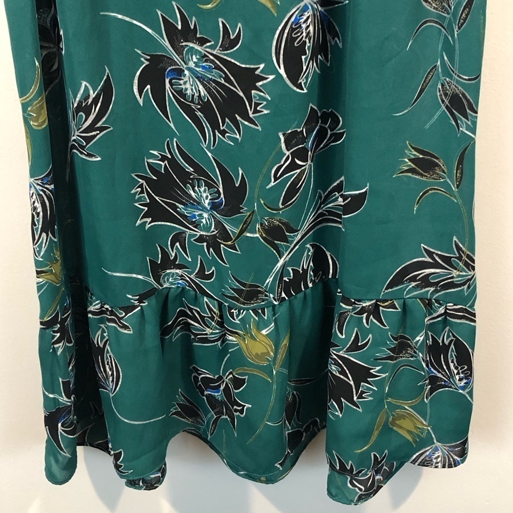 Cabi Zoe Green Floral Racerback Peplum Tank Size Medium - Picture 4 of 8